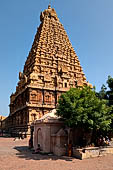 The great Chola temples of Tamil Nadu - The Brihadishwara Temple of Thanjavur. The tower, the tallest extant in India. 